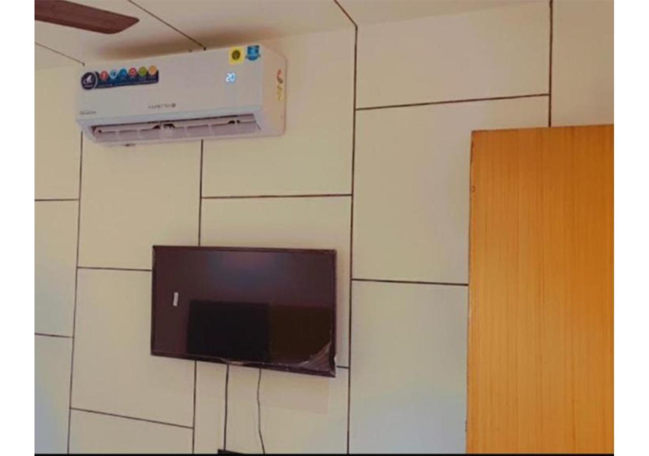 Shree Murlidhar Guest House Сурат Экстерьер фото
