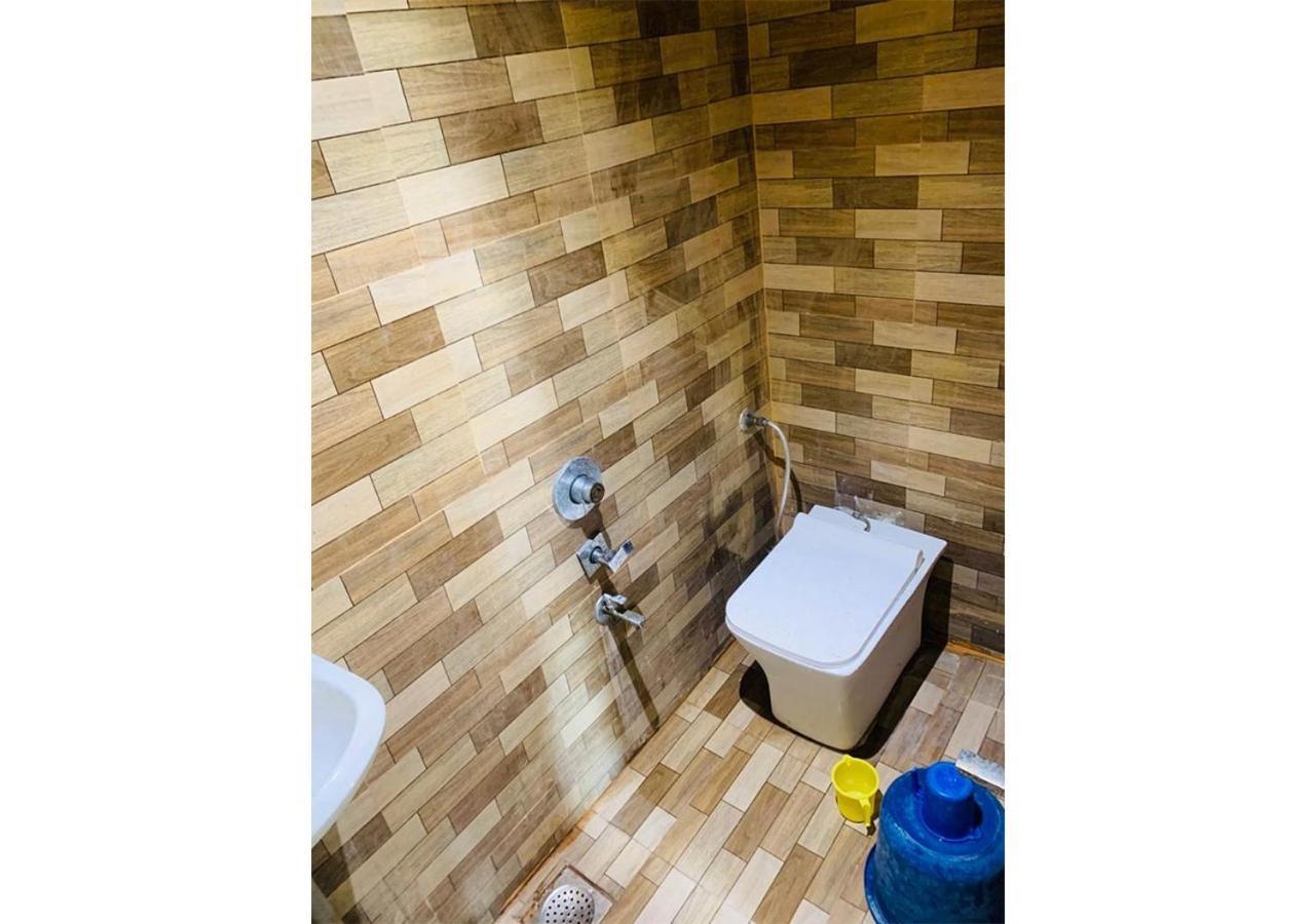 Shree Murlidhar Guest House Сурат Экстерьер фото