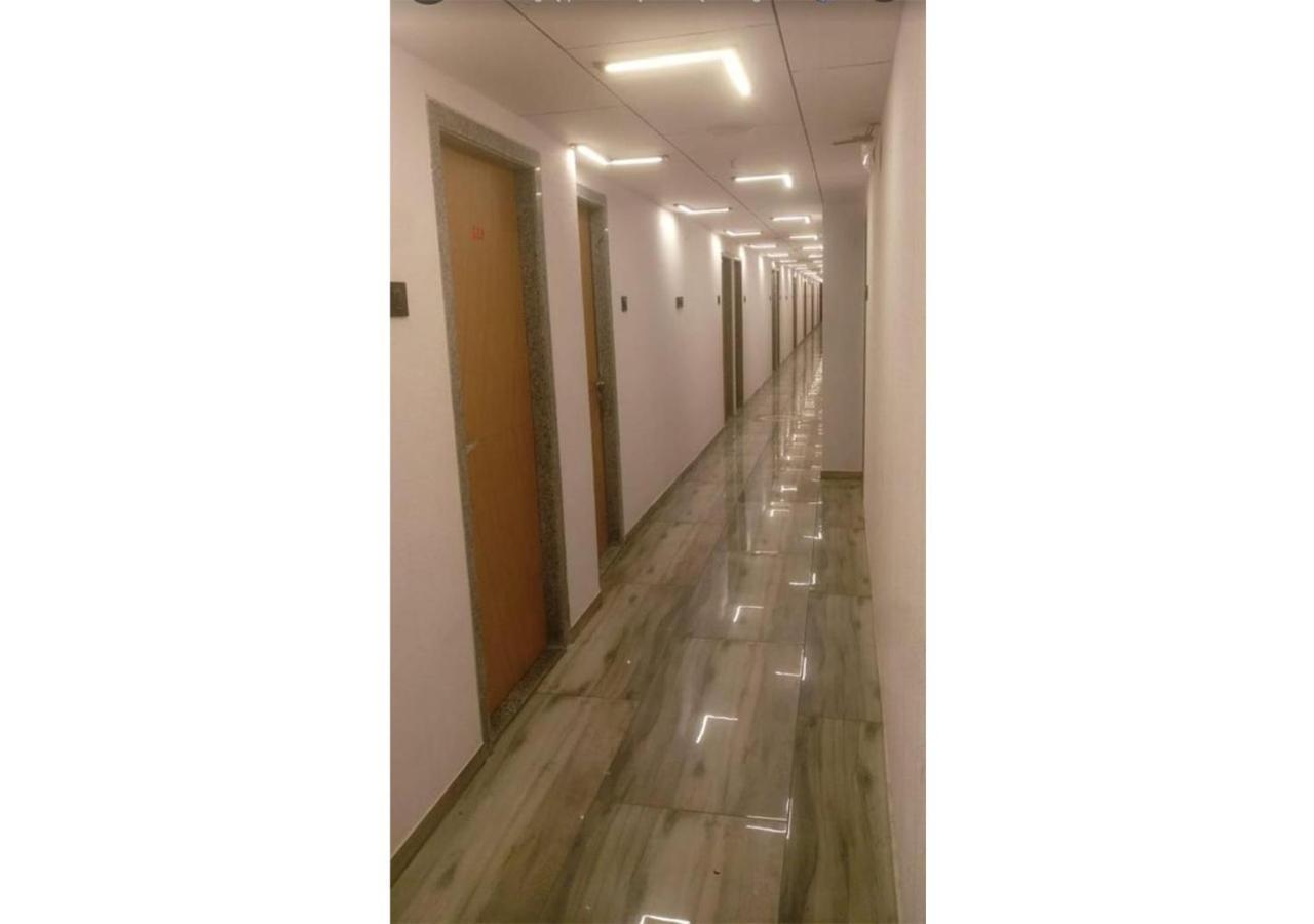 Shree Murlidhar Guest House Сурат Экстерьер фото