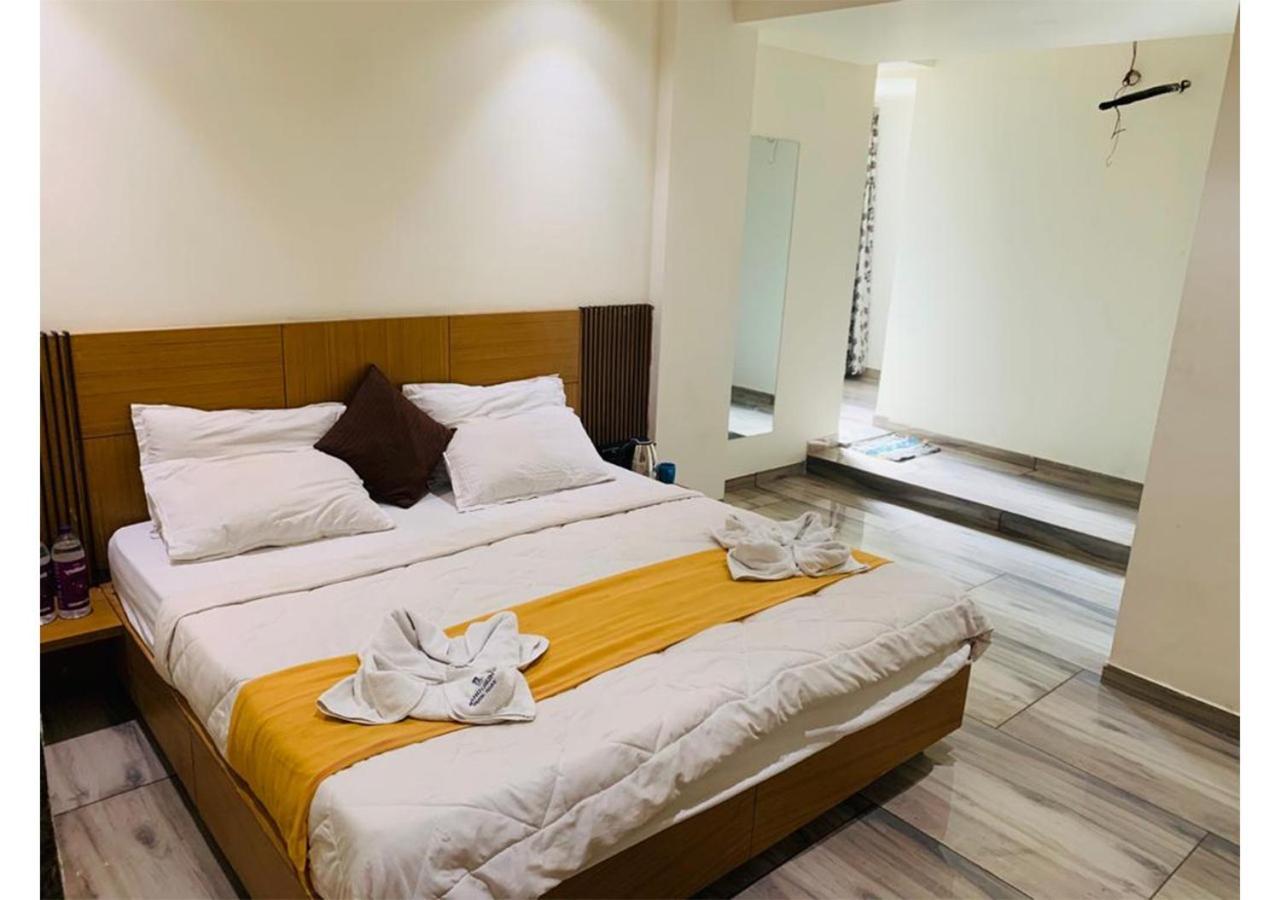 Shree Murlidhar Guest House Сурат Экстерьер фото